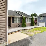 Charming Worcester Retreat With Private Pool!