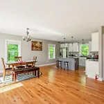 Elegant 3Br Home Near Downtown Worcester