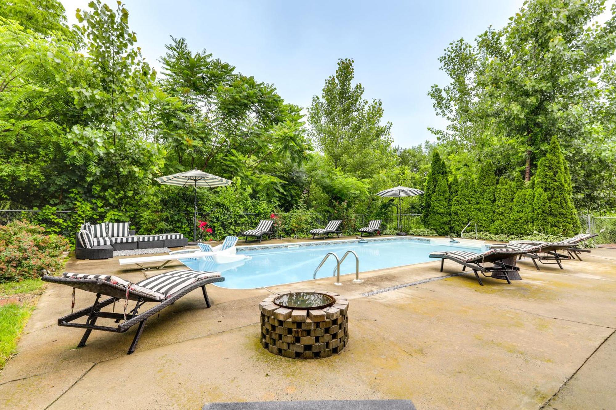 Holiday home Charming Retreat With Private Pool!