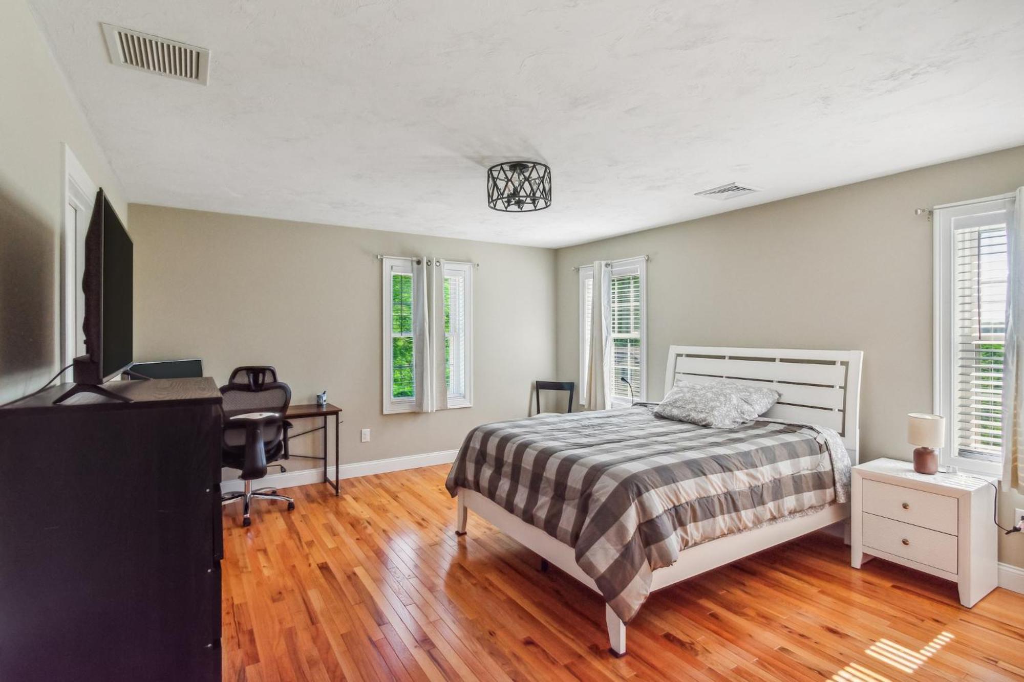 Apartment Elegant 3br Near Downtown Worcester