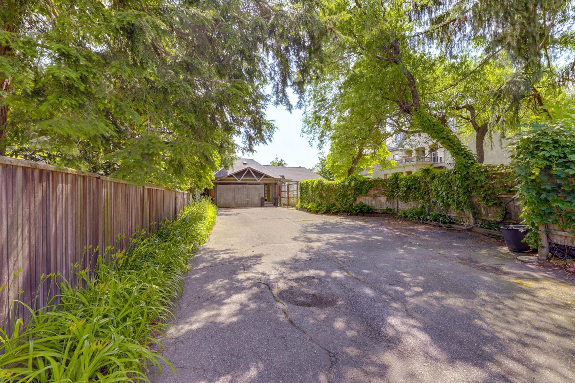 Beautiful And Historic Cottage, Steps To Elm Park *