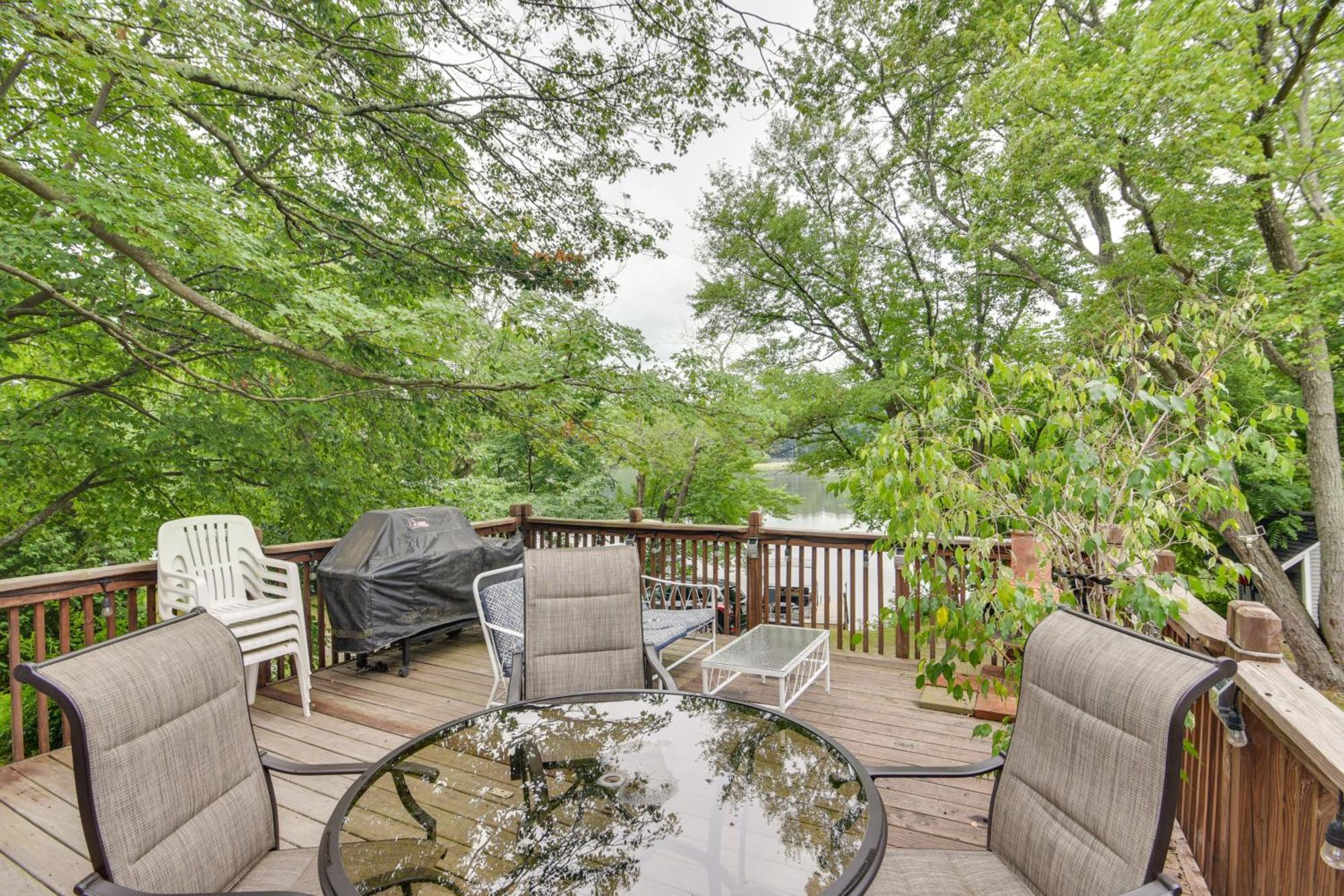 On Indian With Shared Boat Dock! Holiday home Worcester