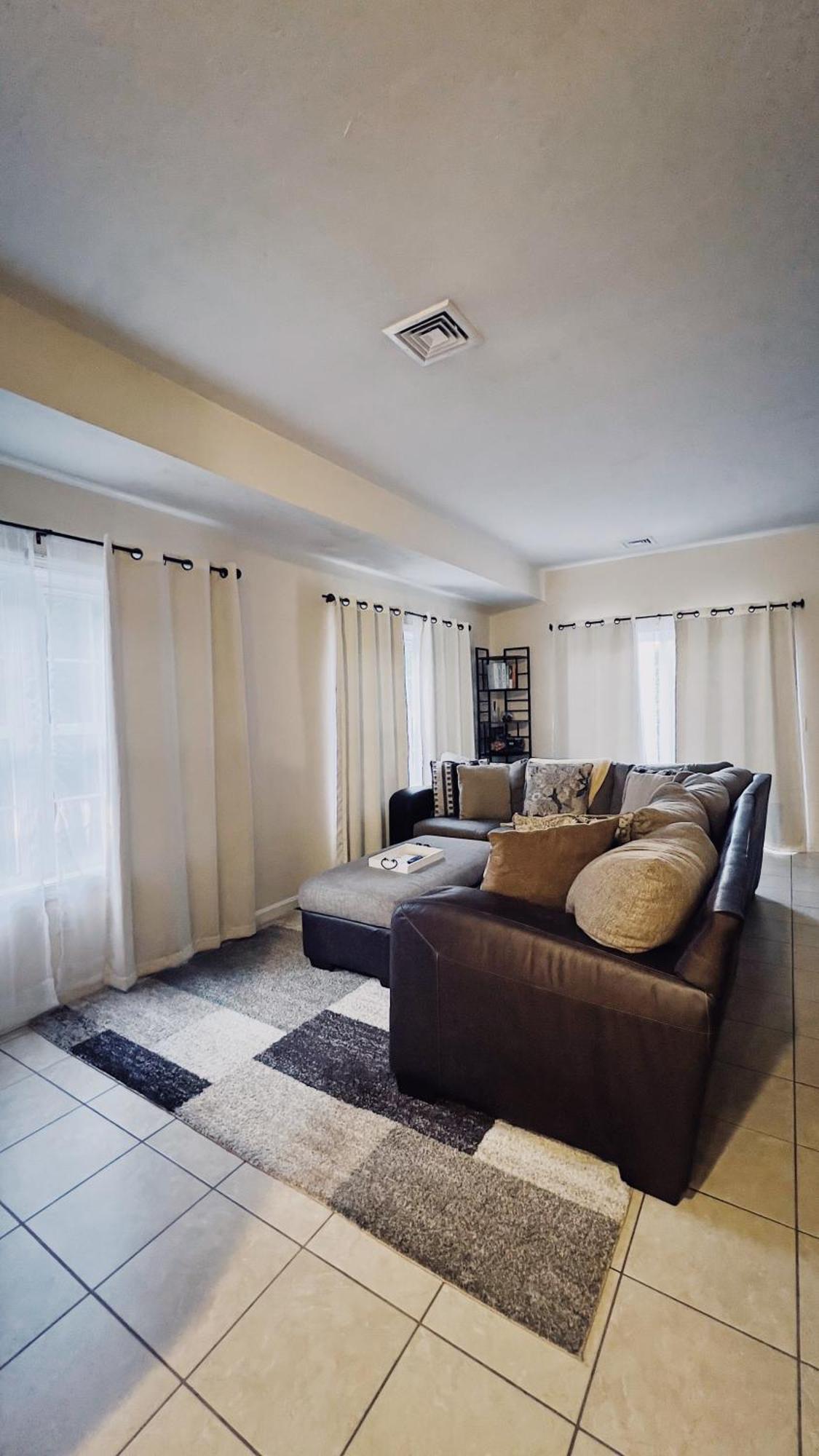 Charming Centrally Located In Worcester