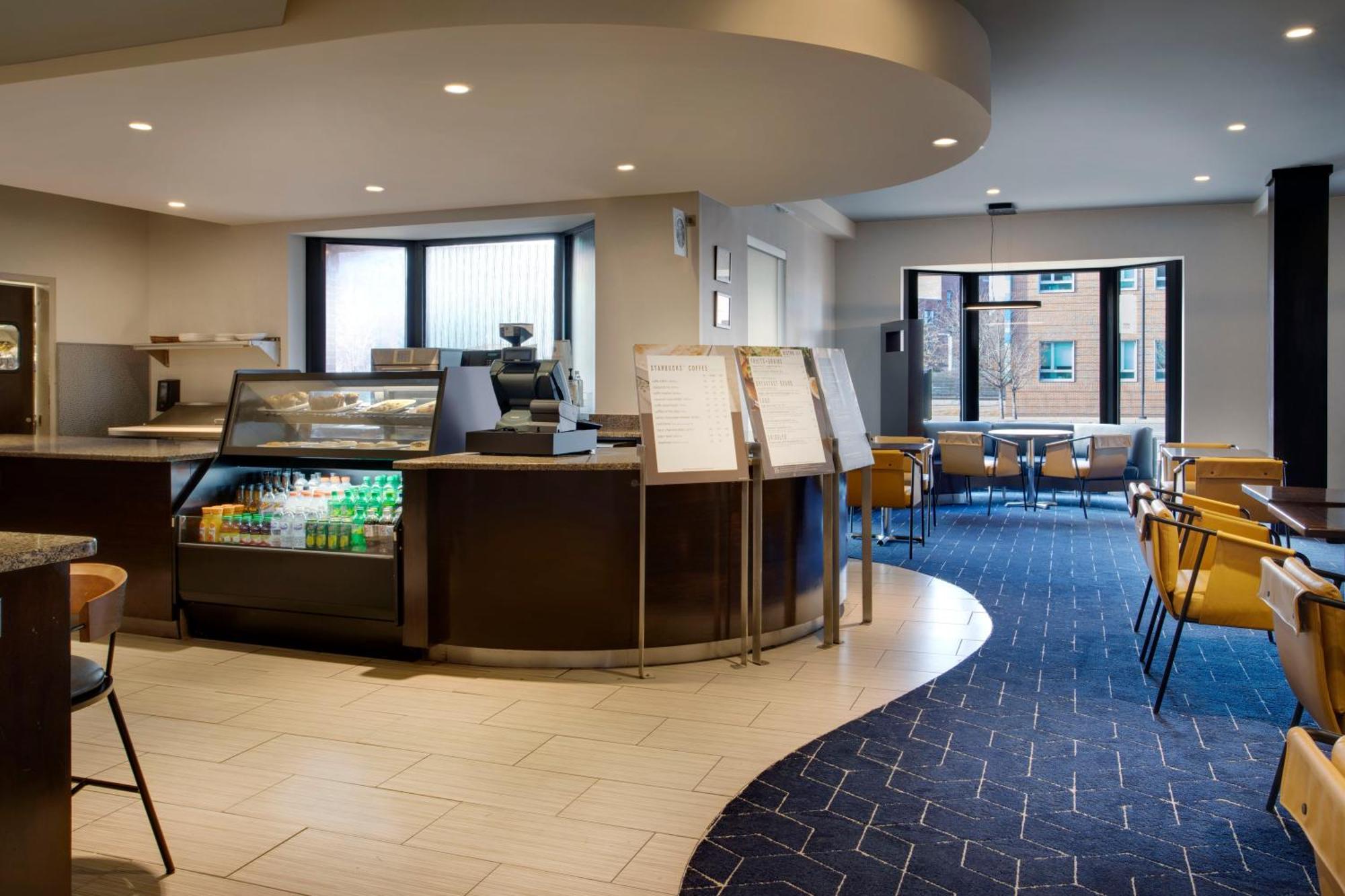 Courtyard Hotel 3*