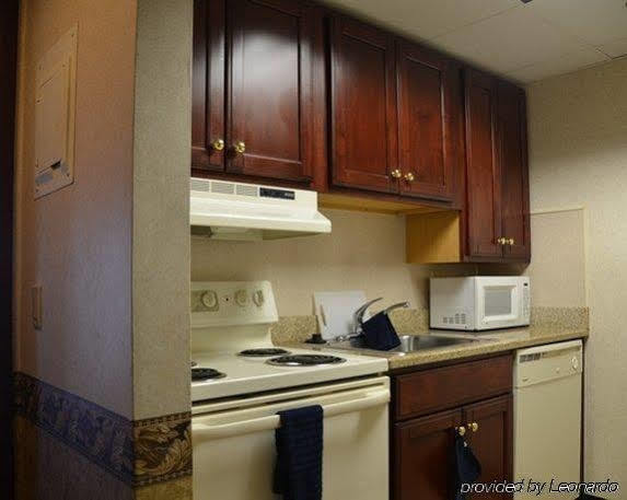 Suburban Extended 3*