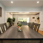 New Renovation Cozy House In Worcester