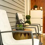 New Renovation Cozy House In Worcester