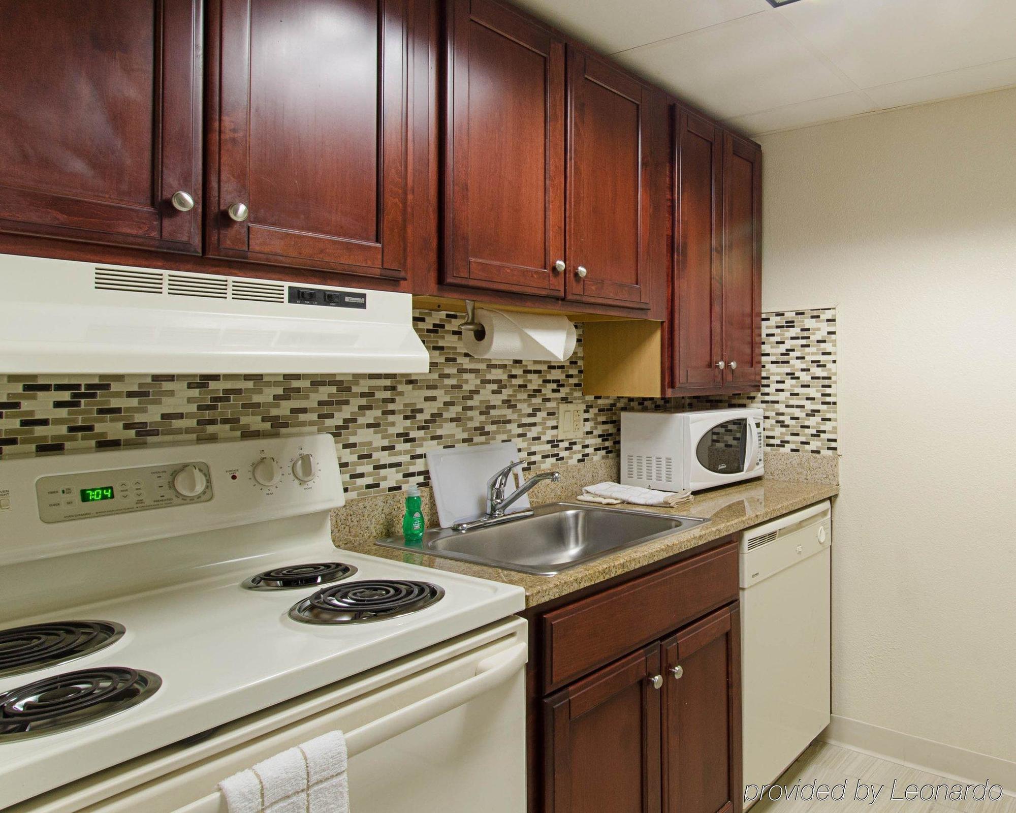 Suburban Extended 3* Worcester
