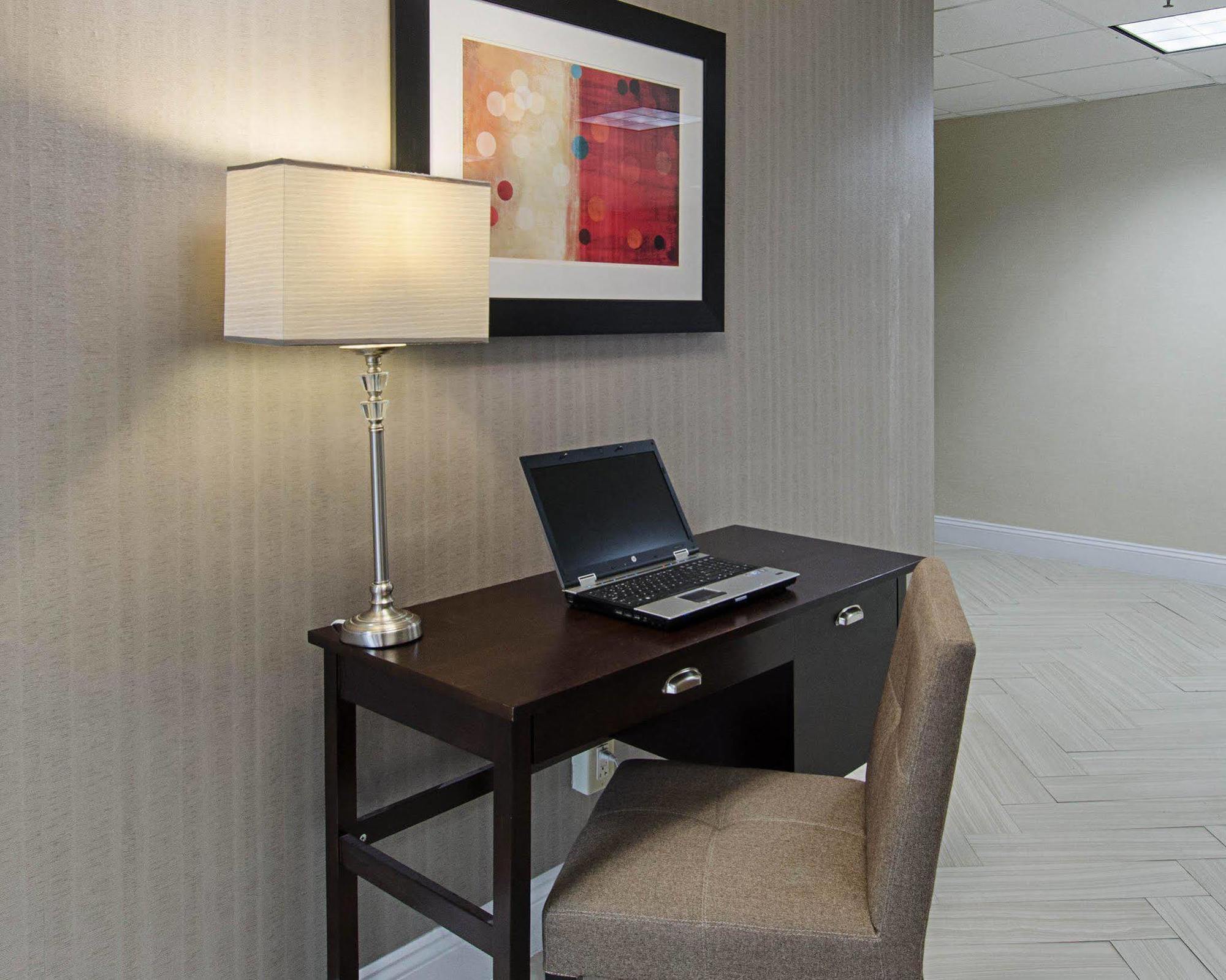 Hotel Suburban Extended